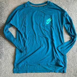 Nike Women’s SMALL Blue/Green Long Sleeve T-shirt